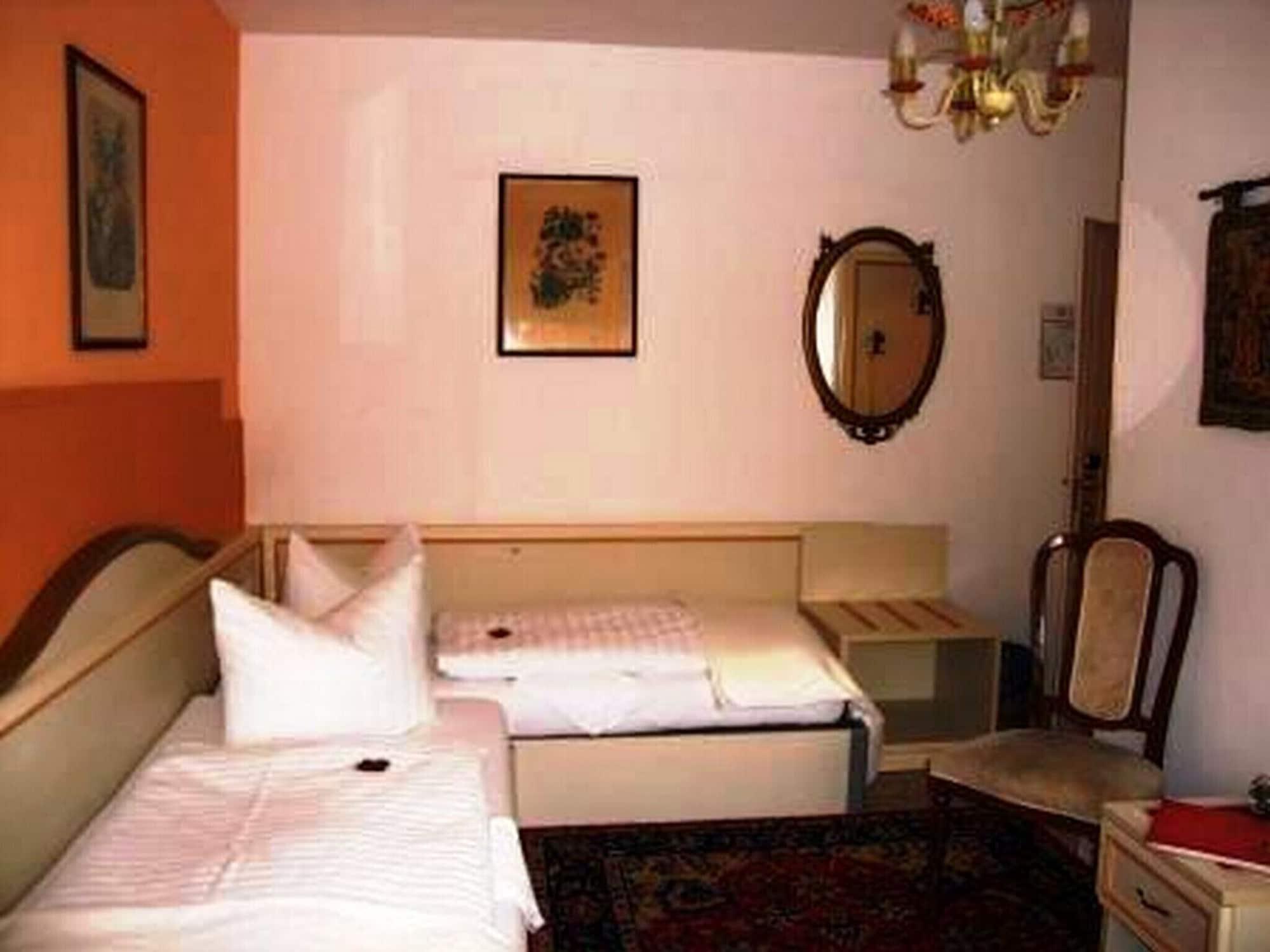 Haus Mooren, Hotel Garni Dusseldorf Bagian luar foto