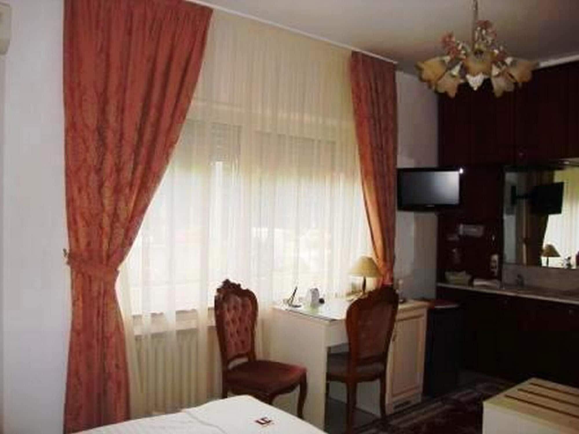 Haus Mooren, Hotel Garni Dusseldorf Bagian luar foto