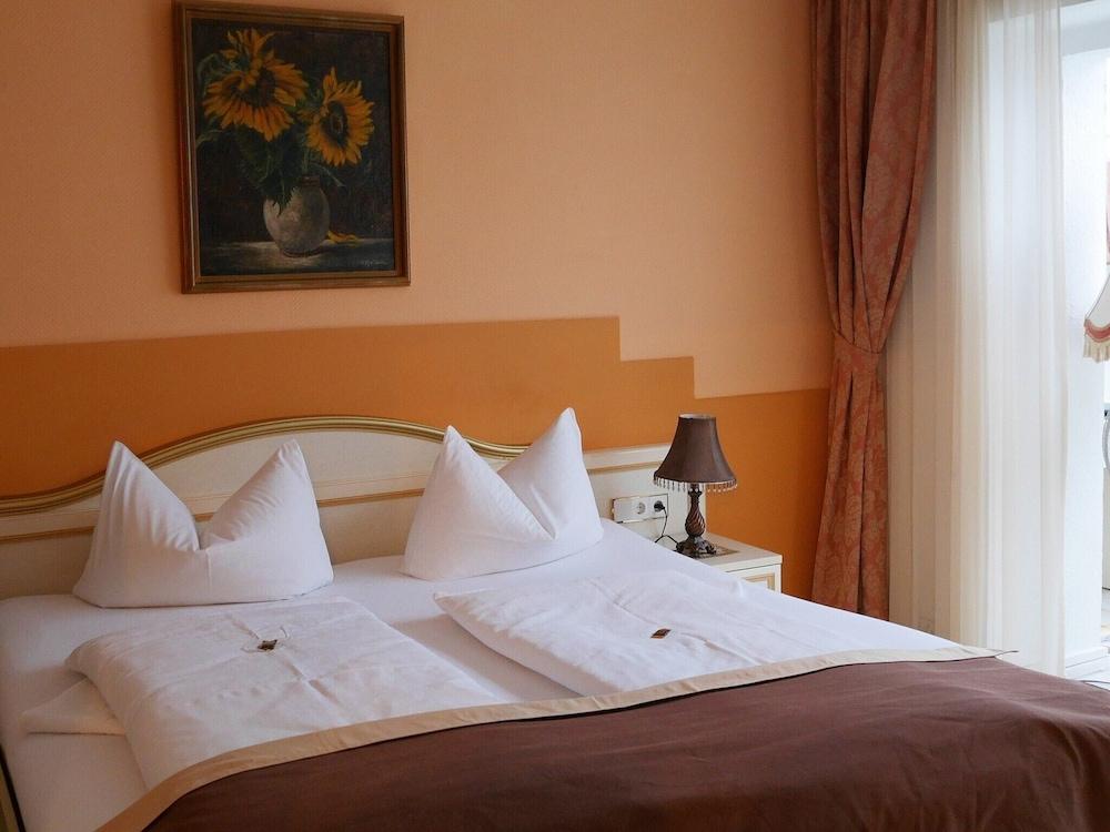 Haus Mooren, Hotel Garni Dusseldorf Bagian luar foto