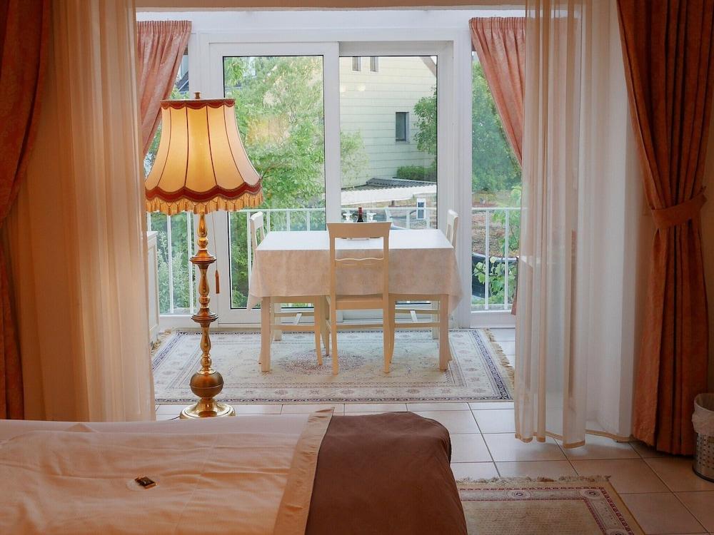 Haus Mooren, Hotel Garni Dusseldorf Bagian luar foto