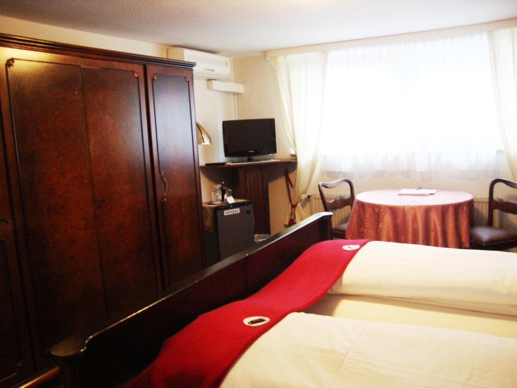 Haus Mooren, Hotel Garni Dusseldorf Ruang foto